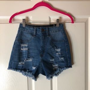 Brand new Fashion Nova Highwaisted shorts